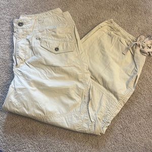 New Anthropologie cargo pants. Lightweight, great condition, never worn. Size 29